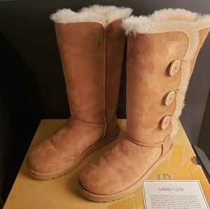 UGG W BAILEY 3 BUTTON TAN BOOT